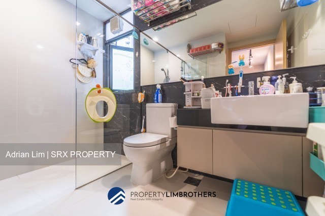 Esparina Residences (D19), Condominium #203225241